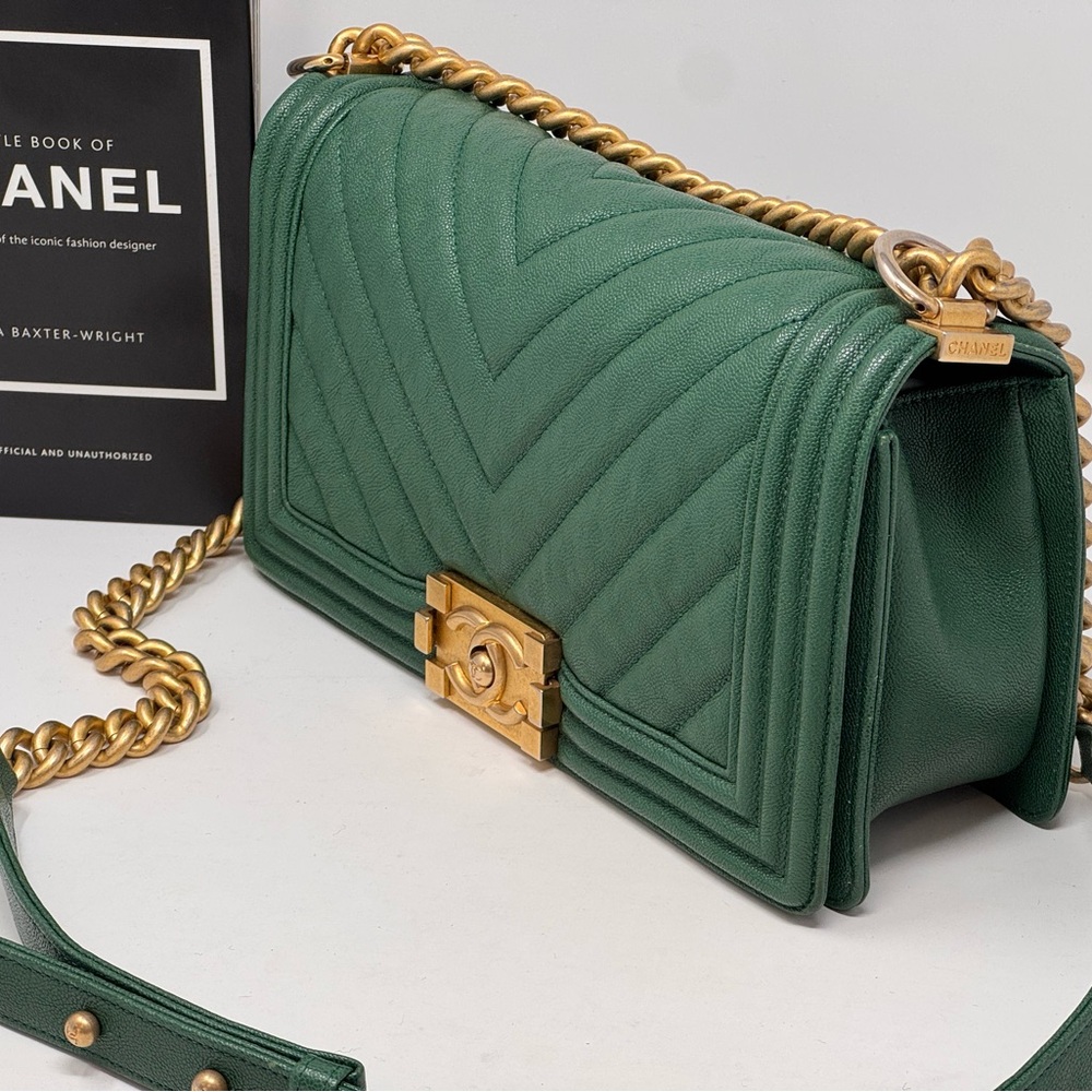 💎💯CHANEL Caviar Green Chevron Le Boy Bag 💎 - Picture 3 of 12